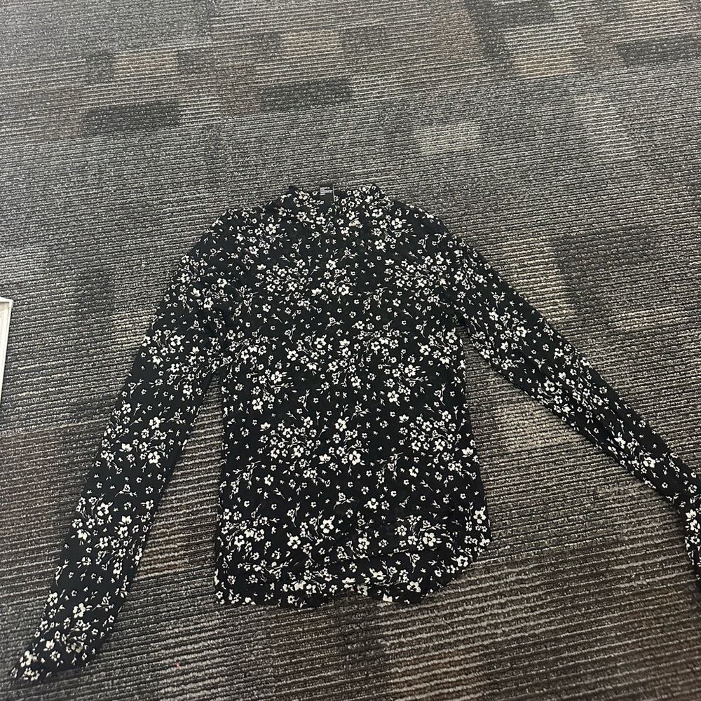 Mesh White and Black floral long sleeve top